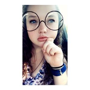 Meet your Posher, Jillian